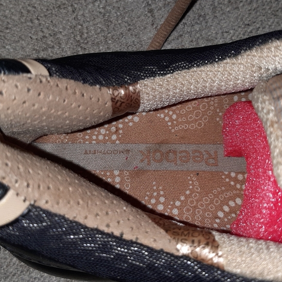 REEBOK MENS SNIKERS EASYTINE..SZ::10 BUT RUNS SMALL  fits like a 9 OR A 9.5 - Picture 7 of 7